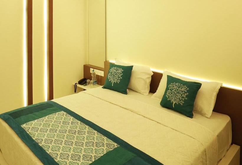 Hotel Oyo Rooms Main Road Sulthan Bathery Chungham Junction 4