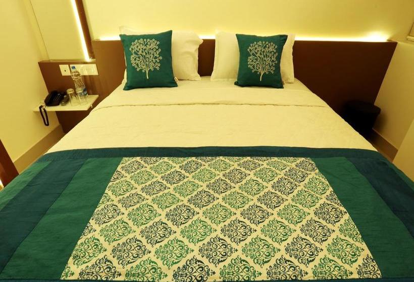 Hotel Oyo Rooms Main Road Sulthan Bathery Chungham Junction 7