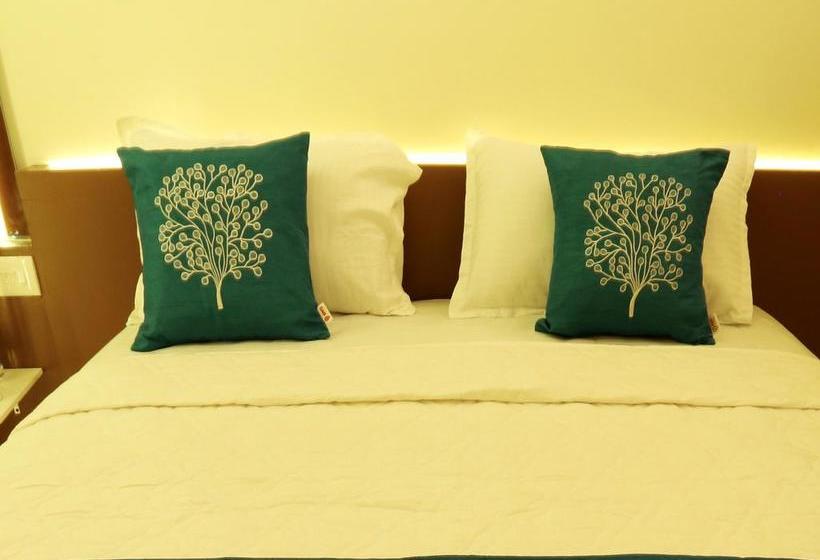 Hotel Oyo Rooms Main Road Sulthan Bathery Chungham Junction 9