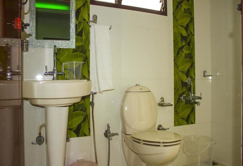 Hotel Oyo Rooms Ooty Main Market 17