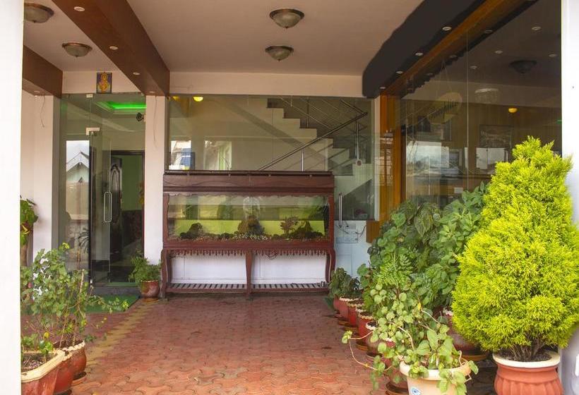 Hotel Oyo Rooms Ooty Main Market 18
