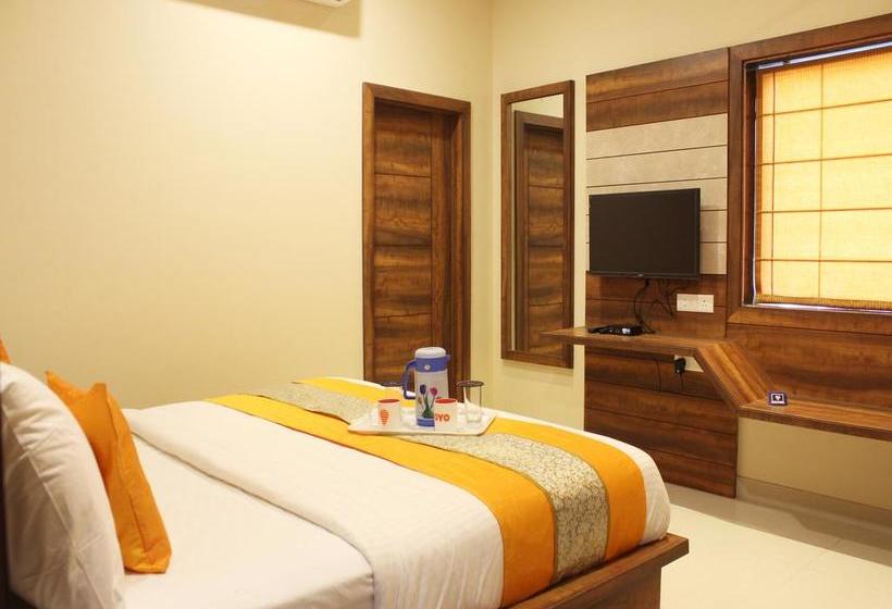 Hotel Oyo Premium Nh2 15