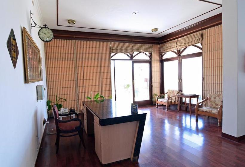 Hotel Oyo Premium The Heritage Palace 16