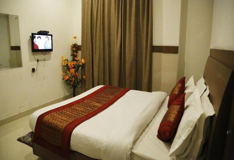 Hotel Oyo Rooms Trikuta Nagar 13