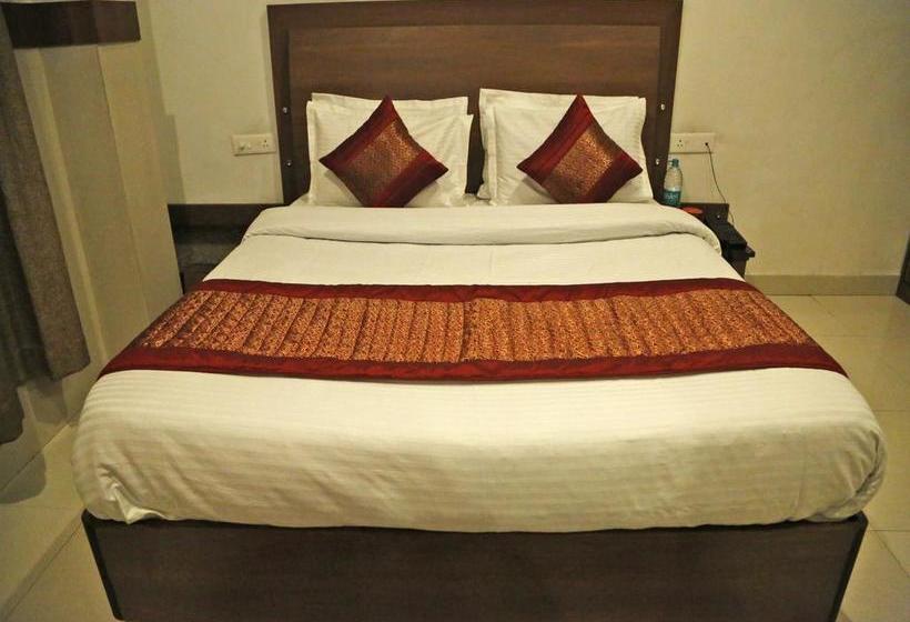 Hotel Oyo Rooms Trikuta Nagar 16