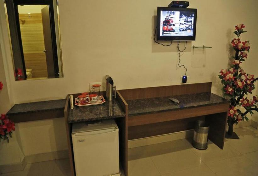 Hotel Oyo Rooms Trikuta Nagar 19