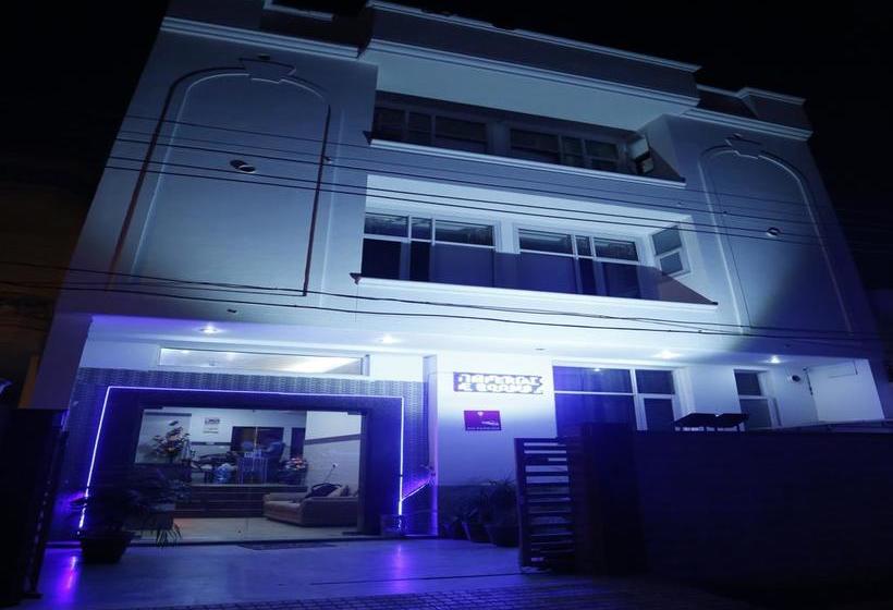 Hotel Oyo Rooms Trikuta Nagar 2