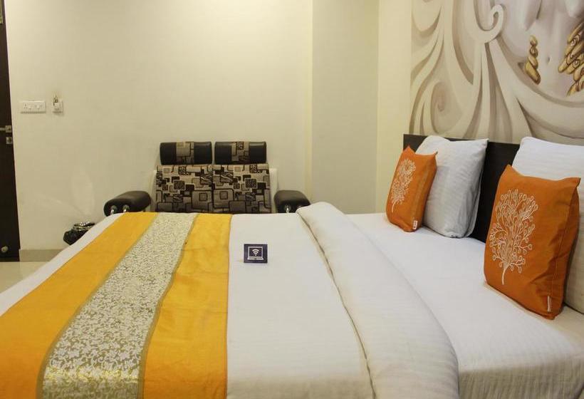 Hotel Oyo Premium Bhagwan Talkies Crossing