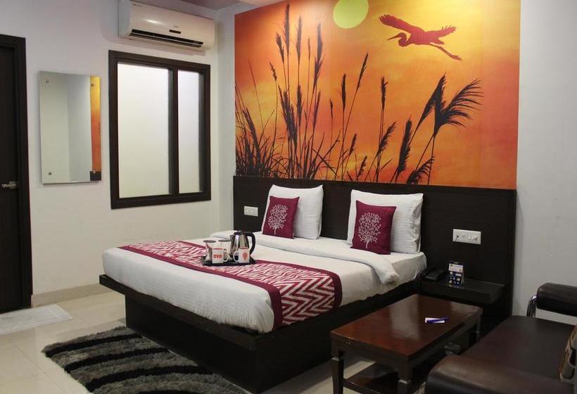 Hotel Oyo Premium Bhagwan Talkies Crossing 11