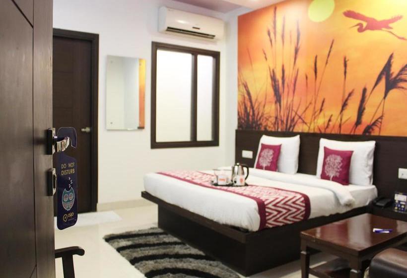 Hotel Oyo Premium Bhagwan Talkies Crossing 12