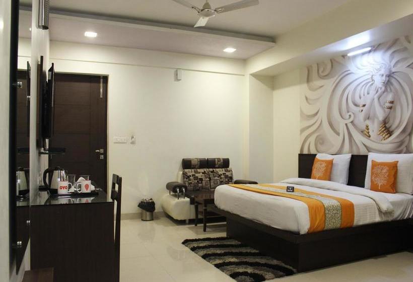 Hotel Oyo Premium Bhagwan Talkies Crossing 14