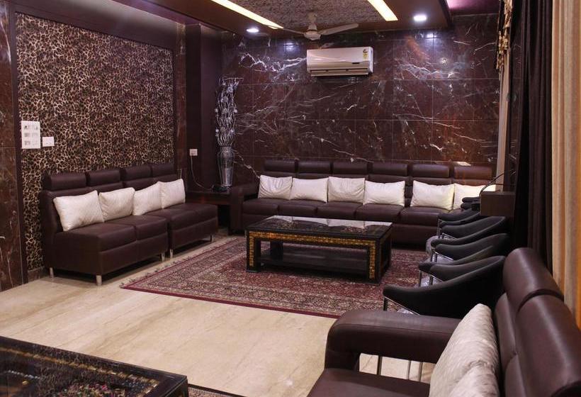 Hotel Oyo Premium Bhagwan Talkies Crossing 16