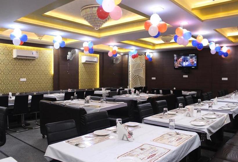 Hotel Oyo Premium Bhagwan Talkies Crossing 18