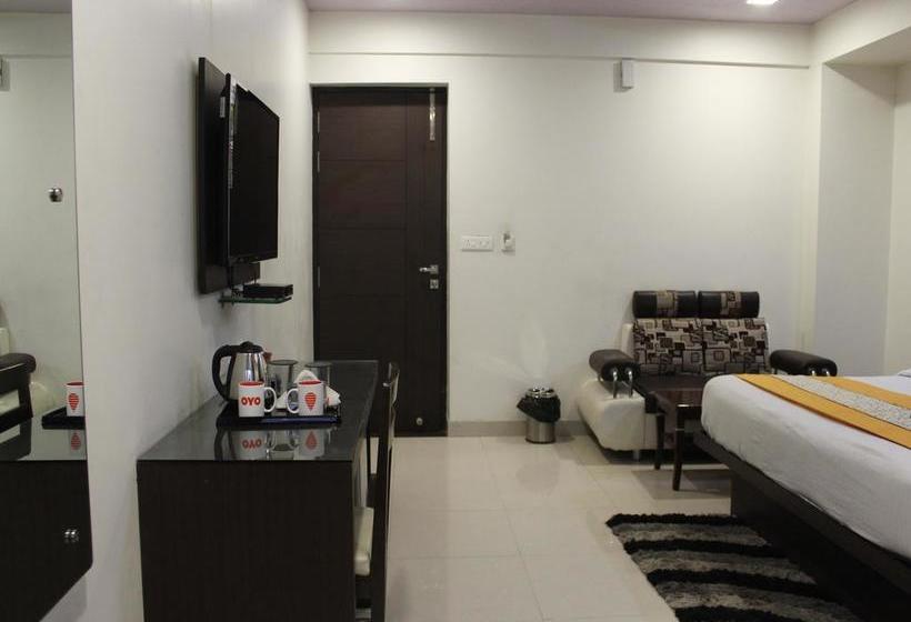 Hotel Oyo Premium Bhagwan Talkies Crossing 2