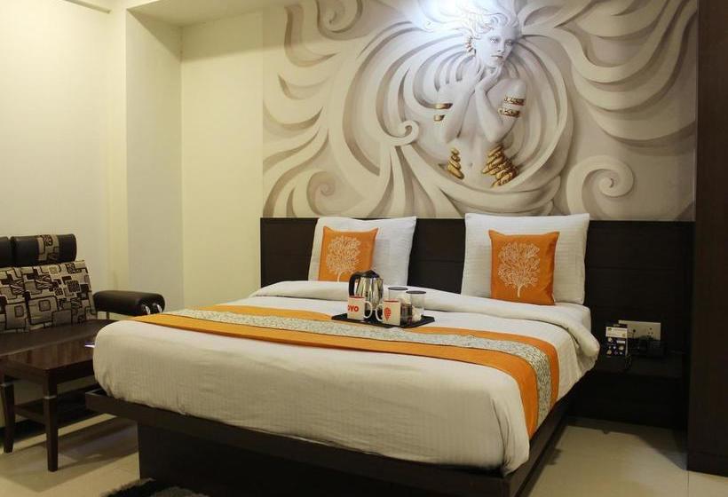 Hotel Oyo Premium Bhagwan Talkies Crossing 5