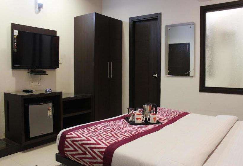 Hotel Oyo Premium Bhagwan Talkies Crossing 8