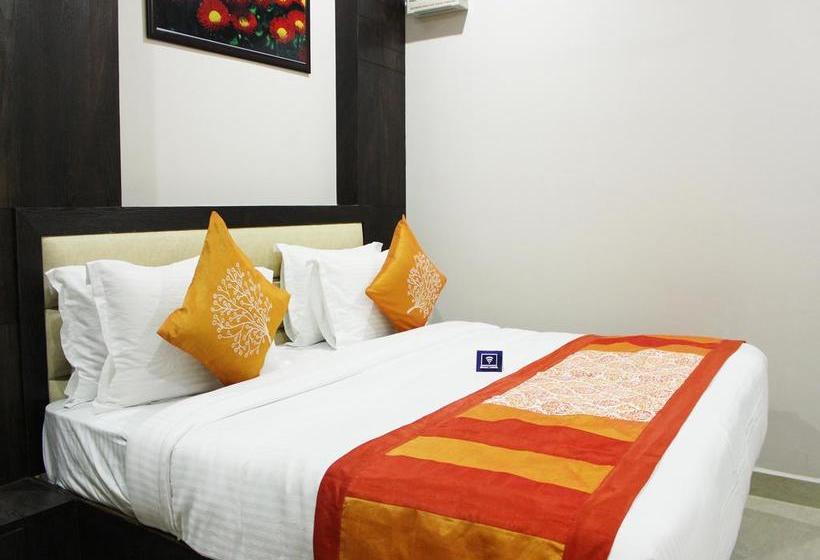 Hotel Oyo Premium Taj Nagari 1