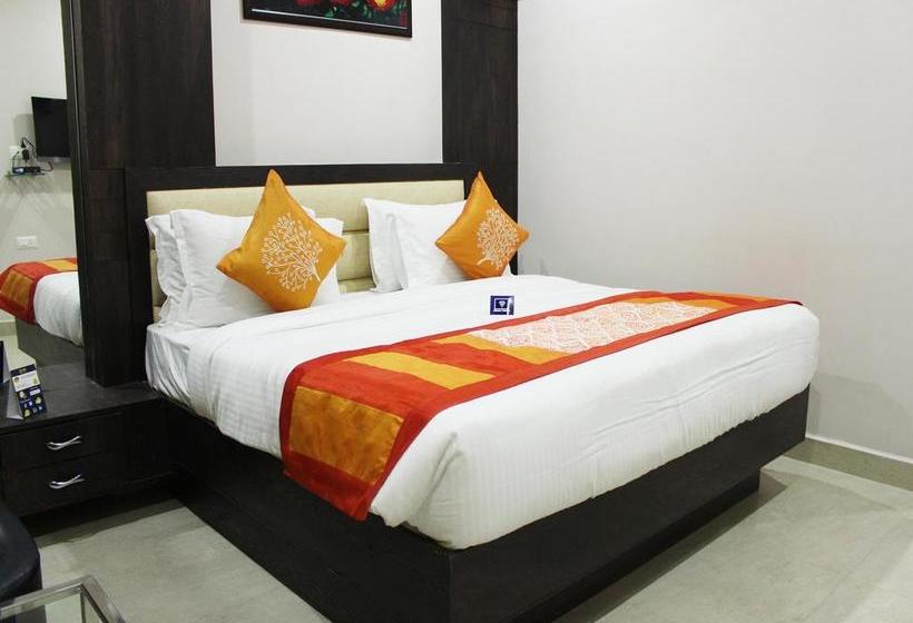 Hotel Oyo Premium Taj Nagari 10