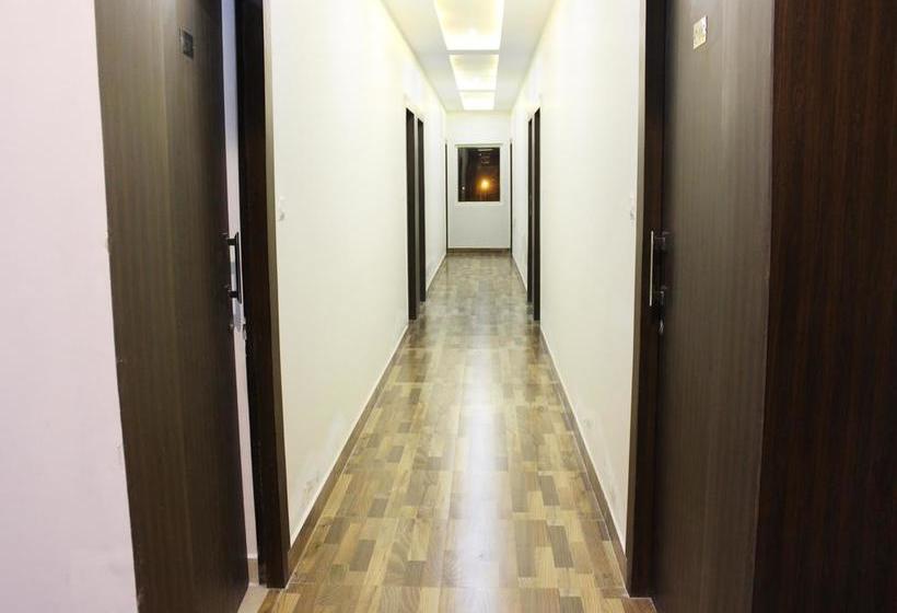 Hotel Oyo Premium Taj Nagari 11