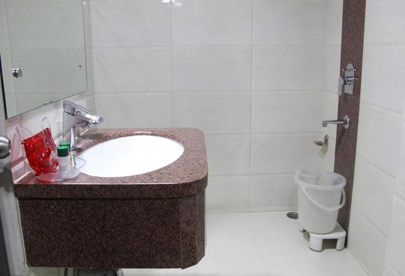 Hotel Oyo Premium Sanjay Place 16