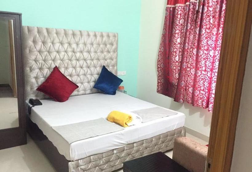 Bonfire Hostels Rishikesh 13