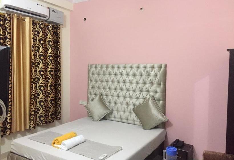 Bonfire Hostels Rishikesh 7