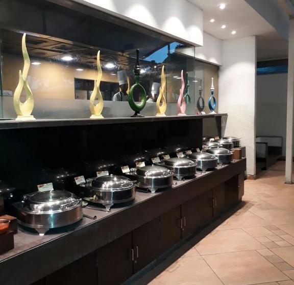 Hotel Sayaji Bhopal 12