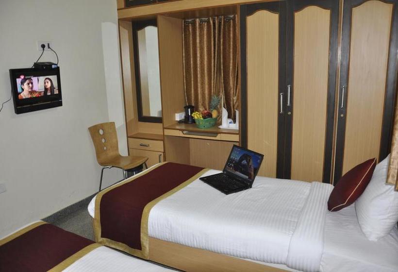 Hotel Clara Prime Inn 8