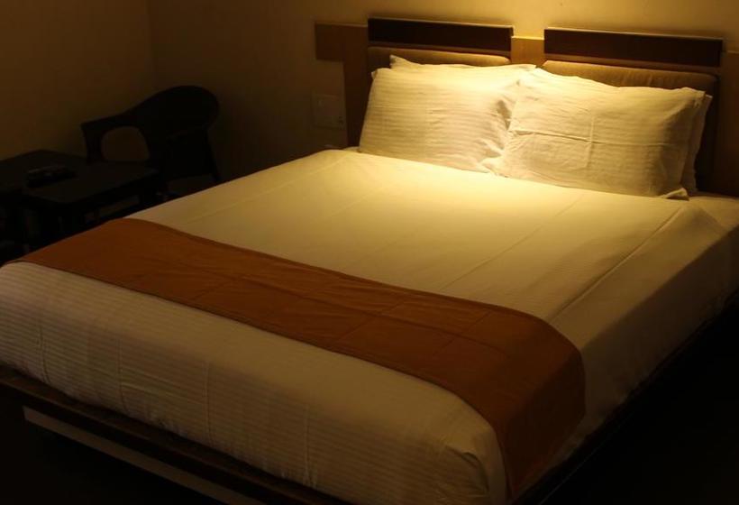 Hotel Siri Varshini Inn 20