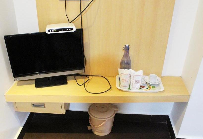 Hotel Siri Varshini Inn 9