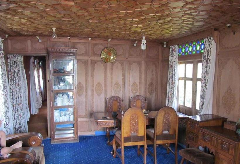 Motel Lake City Guest House 1