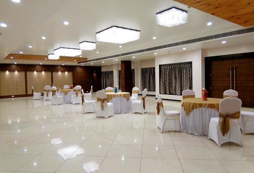 Riverarch Greenfields Resort 11