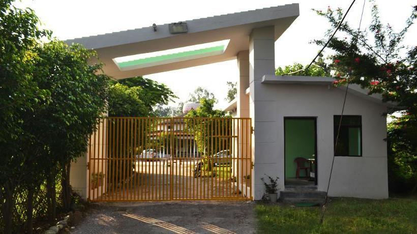 Corbett Crown Resort 11