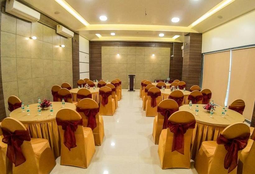 Hotel Rudra Shelter International 9