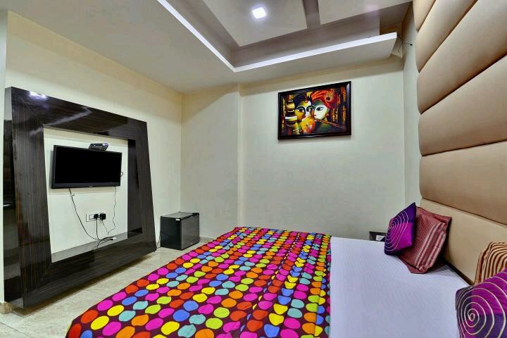 Hotel Samrat Ggn 10