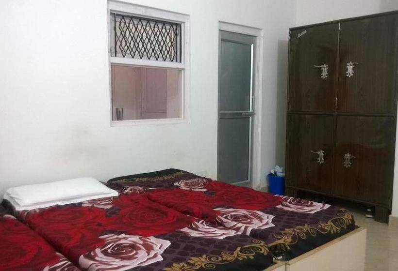 Hostel Sharma Boys Pg 4