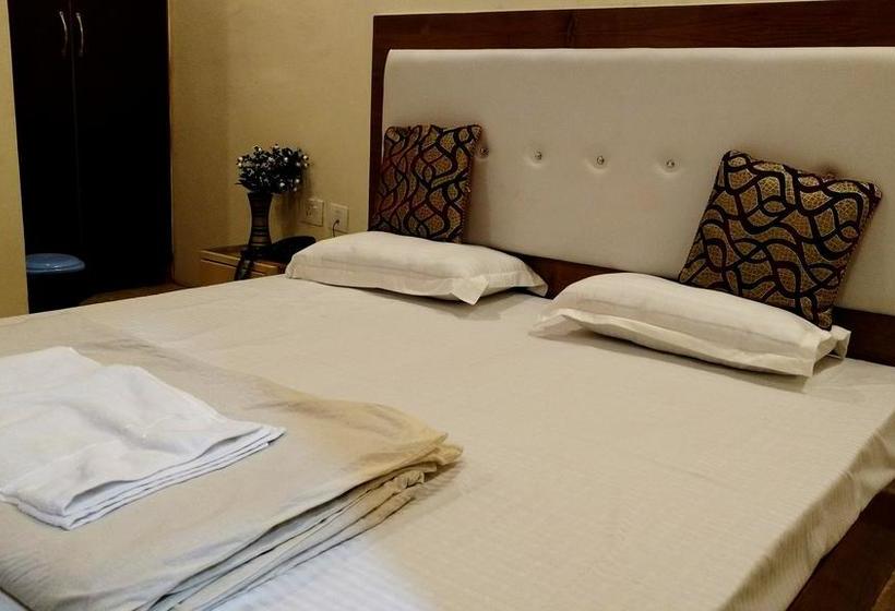 Hôtel Rattans Regency 10