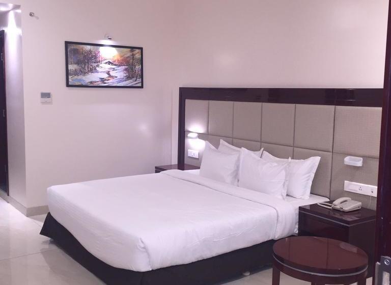 The Avr Hotels And Banquets 10