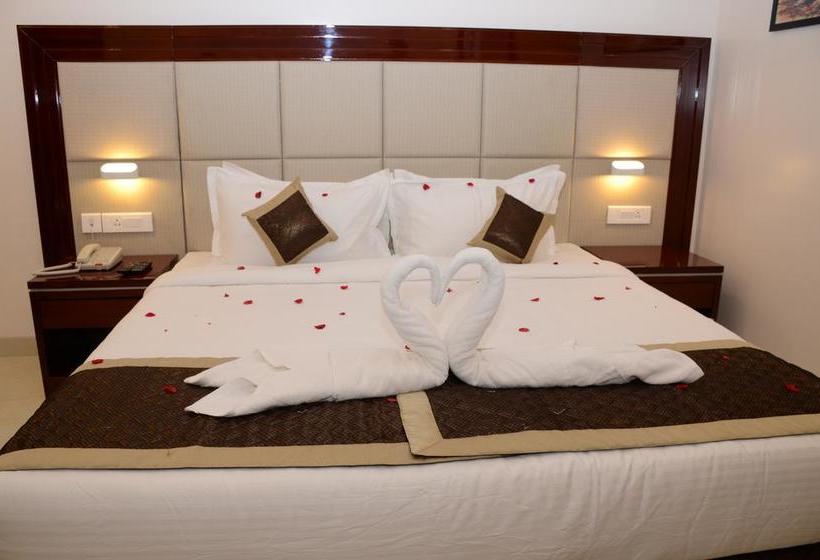 The Avr Hotels And Banquets 4