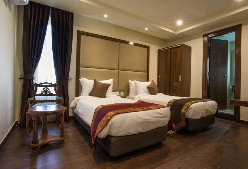 Hotel The Royal Court 12