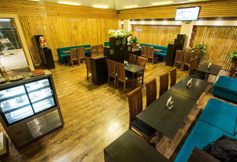 Hotel The Royal Court 16