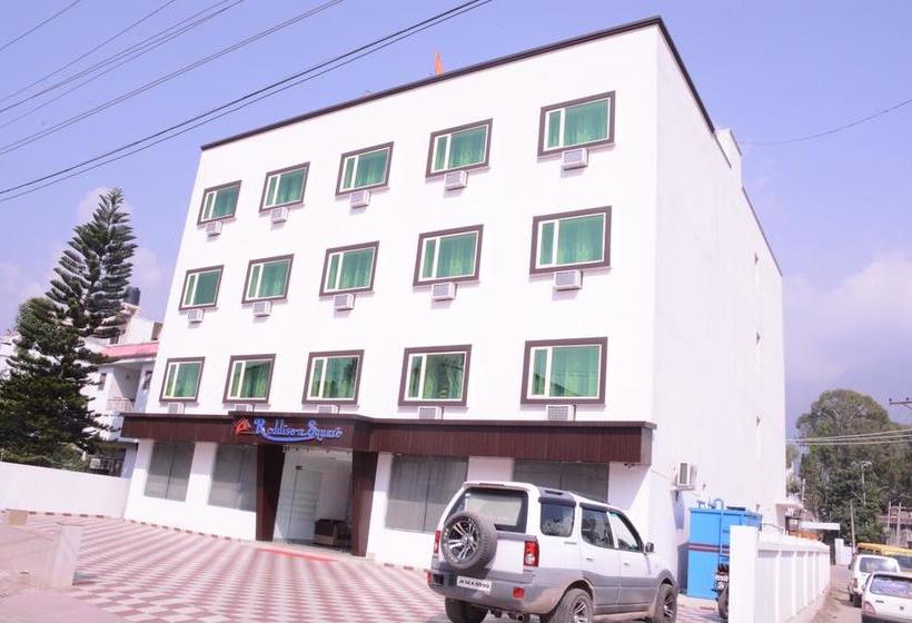 Hotel Reddison Square Katra Jammu y Cachemira