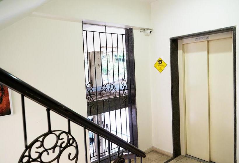 Bed and Breakfast Treebo Iris Suites 14