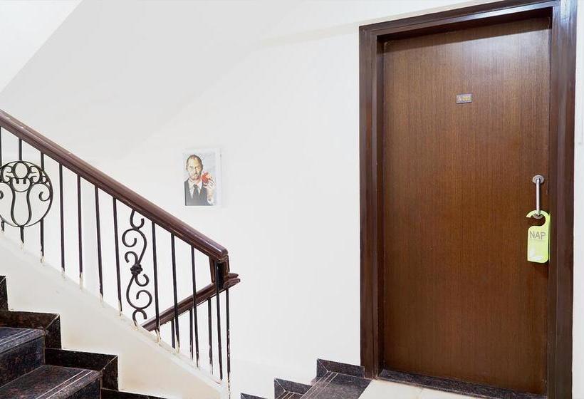 Bed and Breakfast Treebo Iris Suites 16