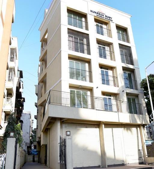 Bed and Breakfast Treebo Iris Suites 18