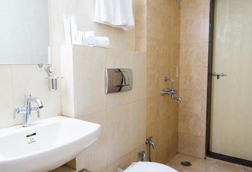 Bed and Breakfast Treebo Iris Suites 4