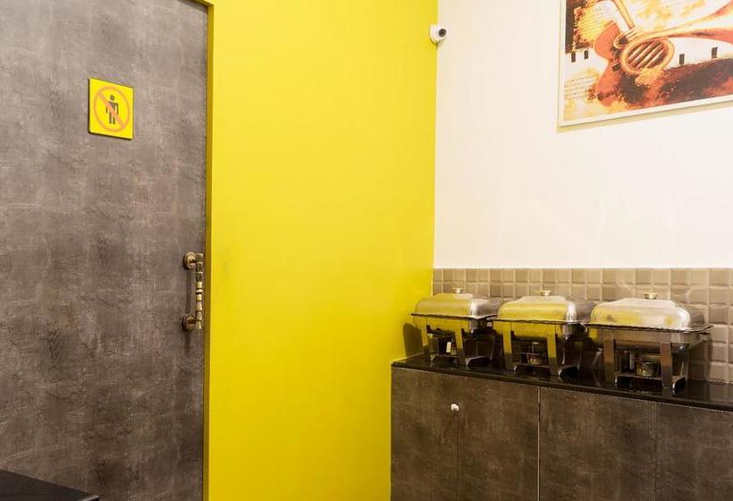 Bed and Breakfast Treebo Iris Suites 5