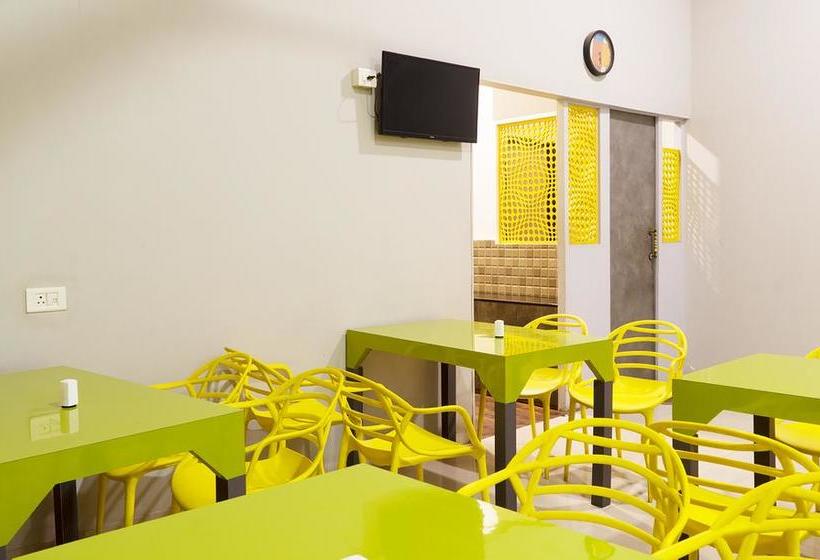 Bed and Breakfast Treebo Iris Suites 6