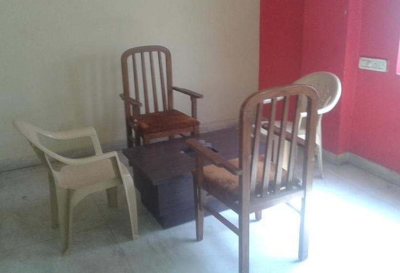 Hotel Everest Residency 5