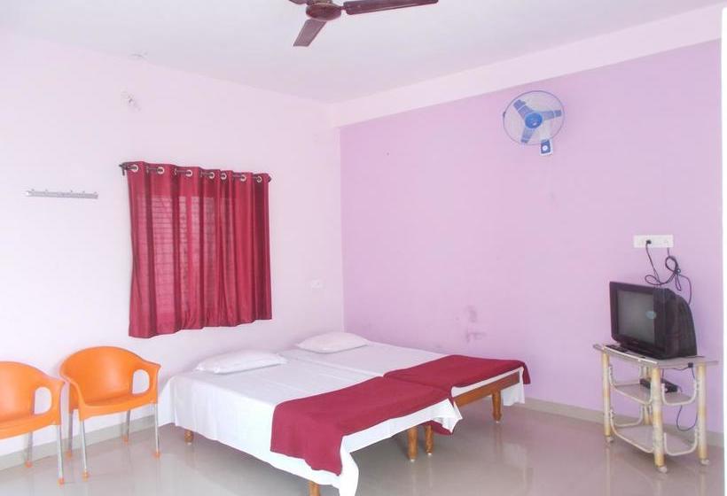 Bed and Breakfast Shivam Residency 3